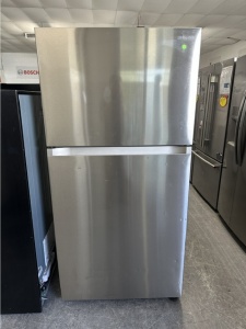 Samsung 33 Inch Top Freezer Refrigerator with 21.2 cu. ft. Total Capacity (Stainless Steel)