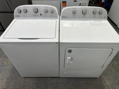 Pre-Owned Whirlpool 27 Inch 3.9 cu. ft. Top Load Washer & Gas Dryer (White)