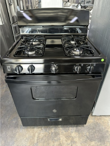 Pre-Owned GE 30 Inch Freestanding Gas Range with 4 Sealed Burners: Black Model # JGBS10DEM3BB