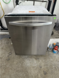 Pre-Owned Kenmore 24-inch built-in dishwasher (Stainless Steel)  Model #665.13293K114