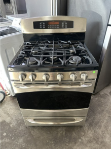 Pre-Owned GE Profile 30 Inch Freestanding Gas Range Model #PGB930SETSS