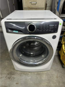 pre-owned electrolux luxcare 27 inch 4.4 cu. ft. front load washer with luxcare wash system (white)