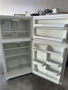 Kim's Appliances Top Freezer