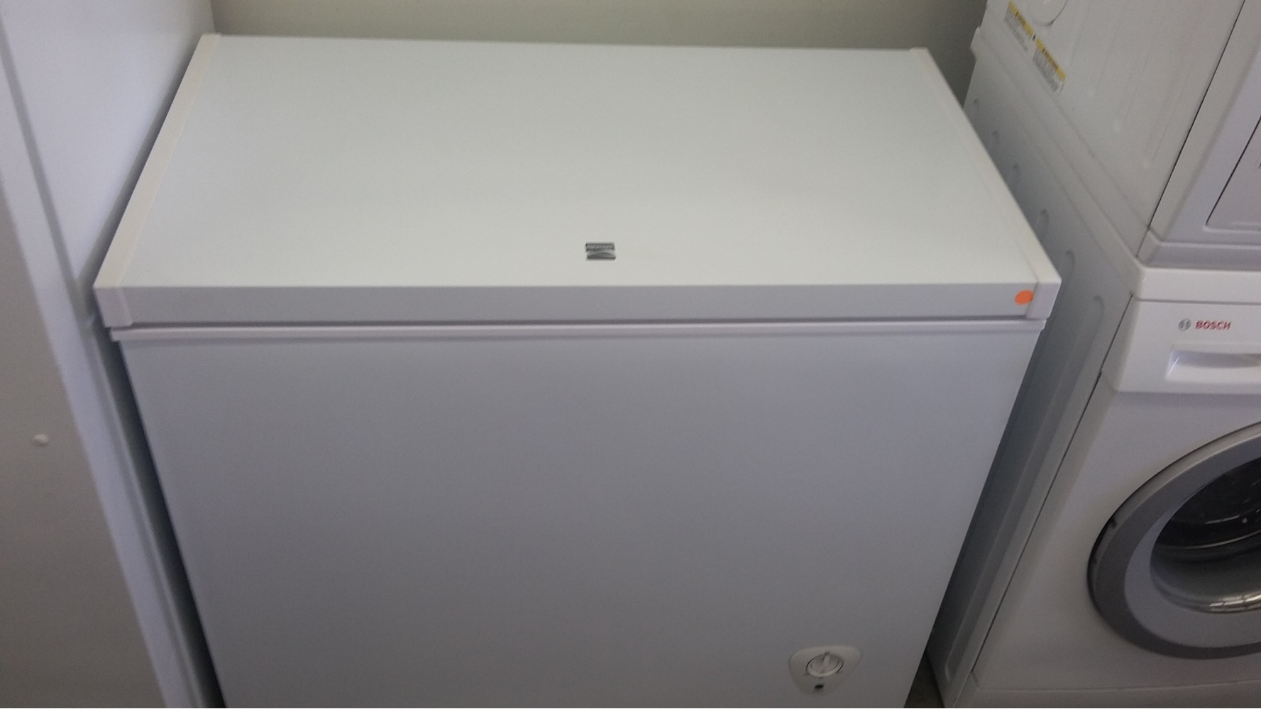 10 CU. FT. CHEST FREEZER