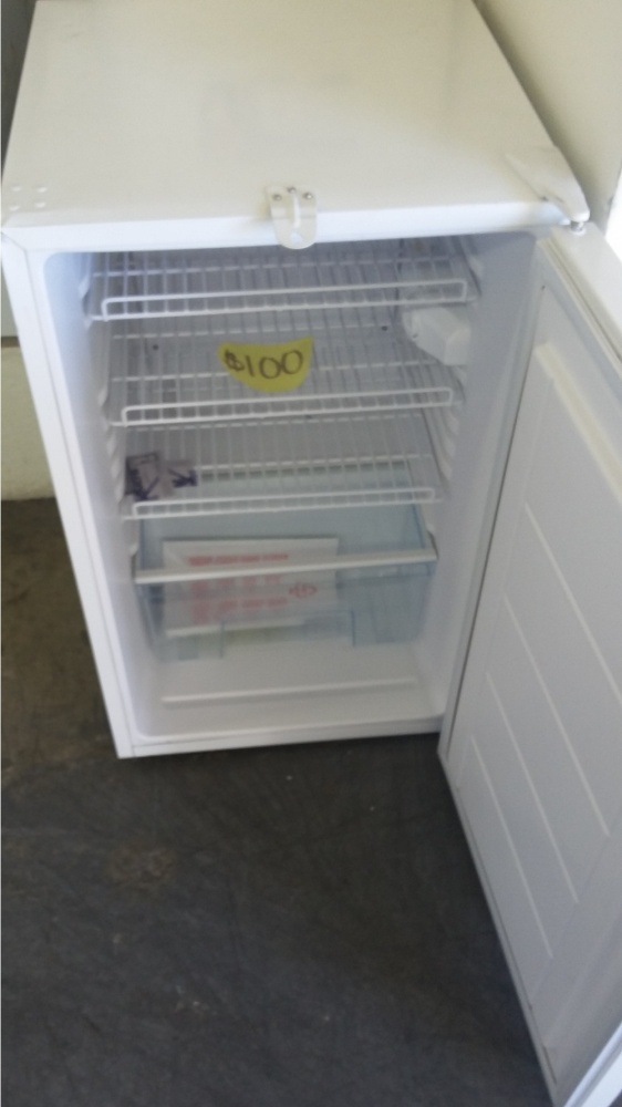 WHITE, BLACK, AND STAINLESS MINI FRIDGES *OUT OF STOCK* - Kimo's Appliances  Van Nuys